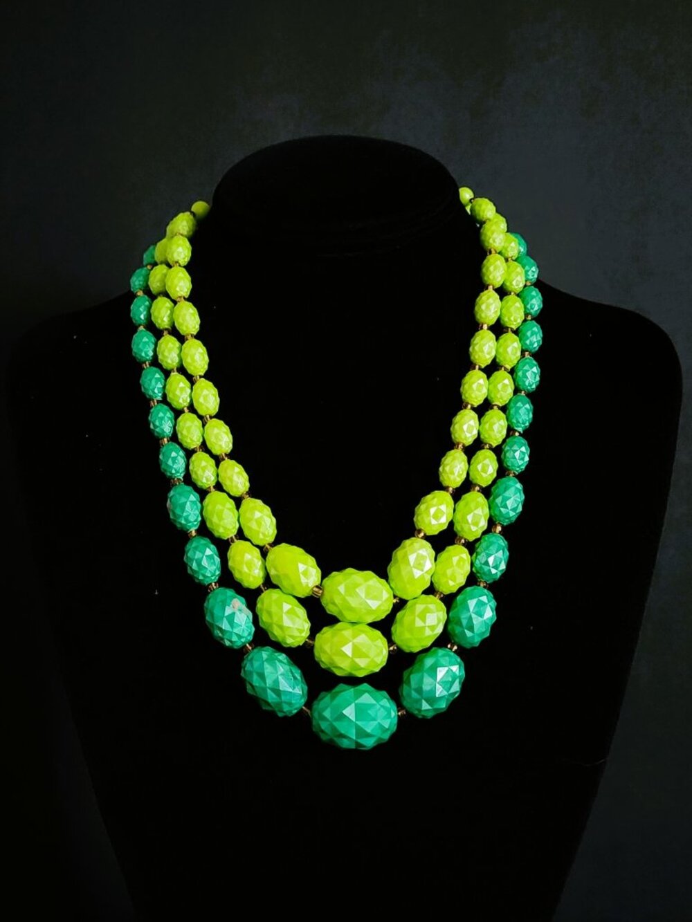 VNTG W. Germany 50s Faceted Emerald / Lime Green Lucite Triple Strand Necklace